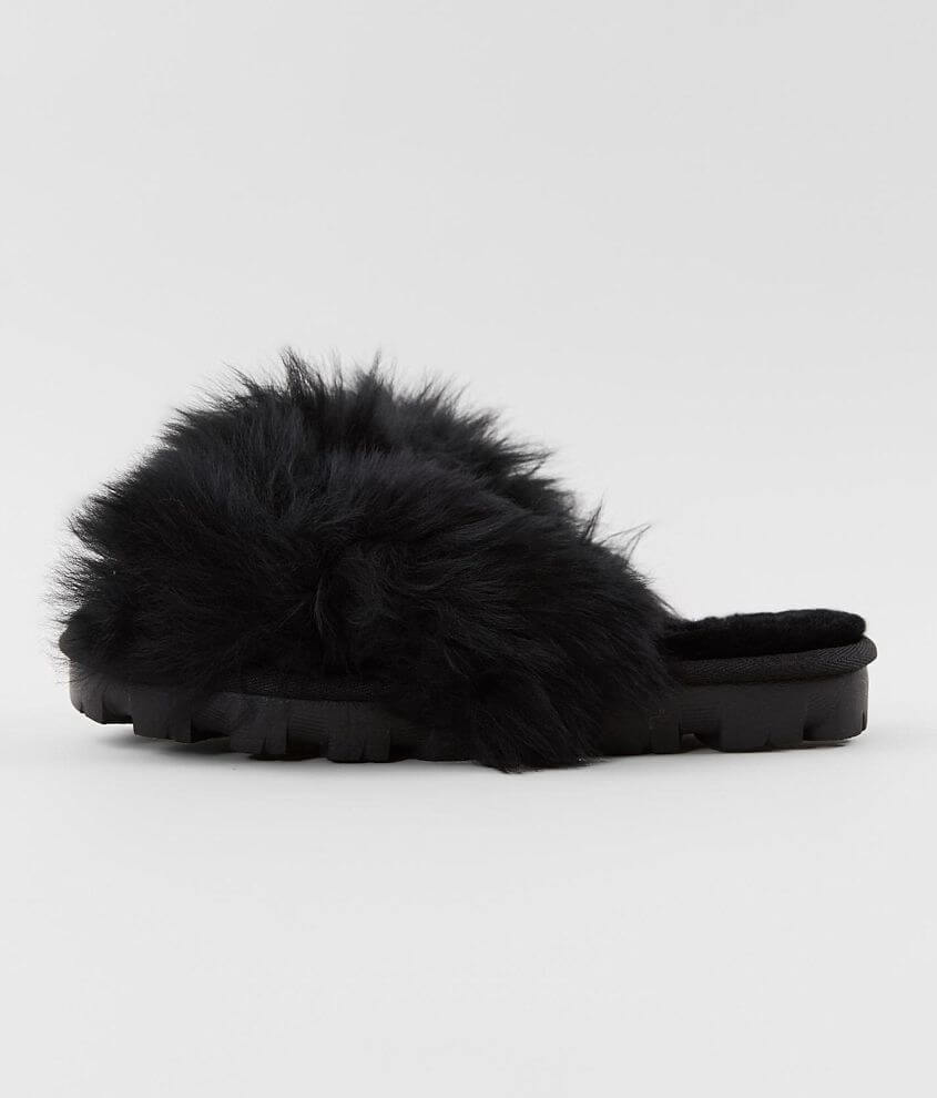 Furry slippers deals ugg