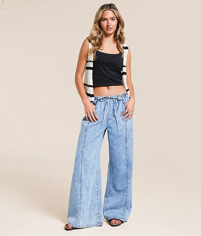 Urban Daizy Wide Leg Jean front view