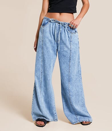 Urban Daizy Wide Leg Jean front view