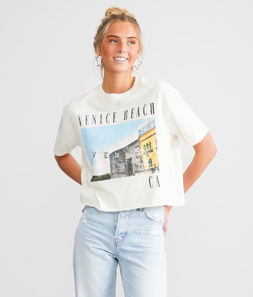 Buckle in - Cropped Women\'s Beach Cream Venice Rebel | Modish T-Shirt T-Shirts