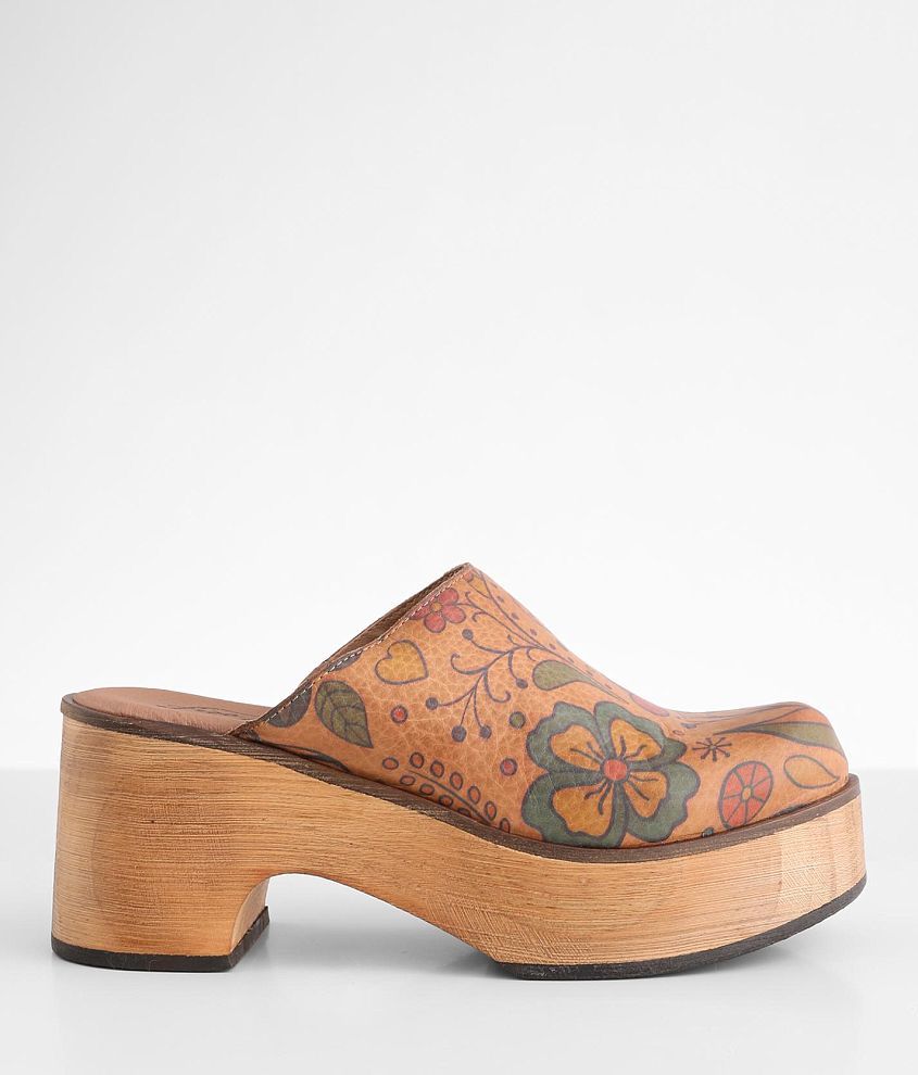 Free People Patsy Leather Clog - Women's Shoes in Tan Combo | Buckle