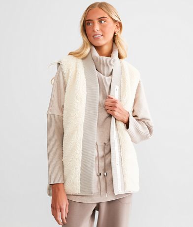 Varley Covey Reversible Vest front view