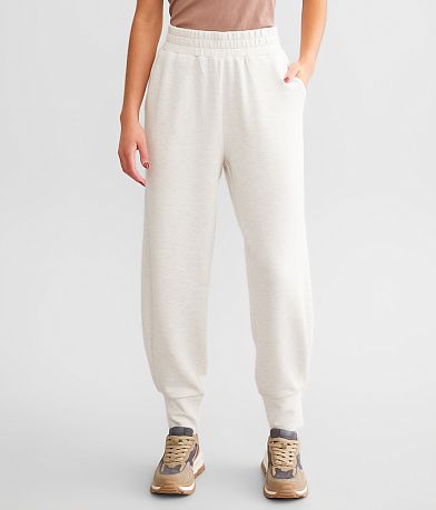 Varley The Relaxed Jogger front view