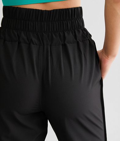 New In Active Stretch Jogger BACK_POCKET
