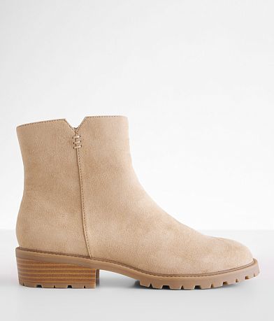 Women's boots and booties