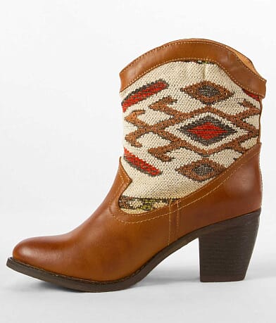 Wanted Tejas Ankle Boot misc detail 1 view