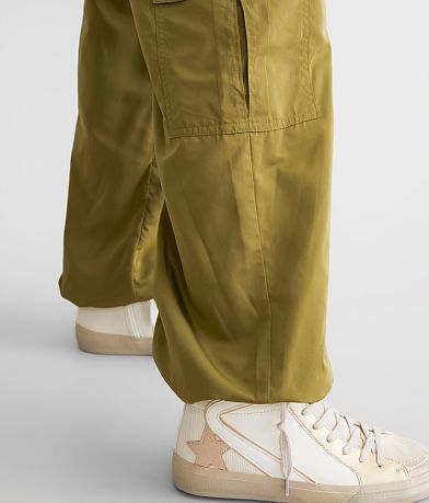 BaeVely Windbreaker Cargo Pant misc detail 1 view