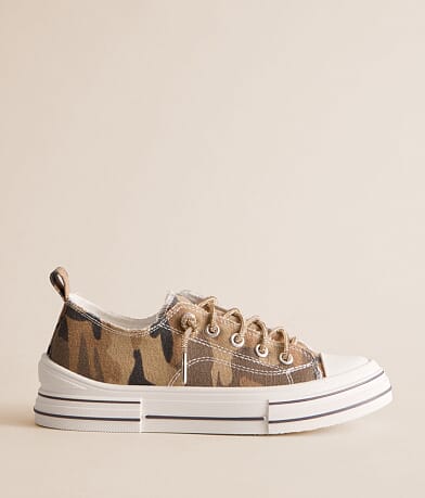 Aman Camo Sneaker