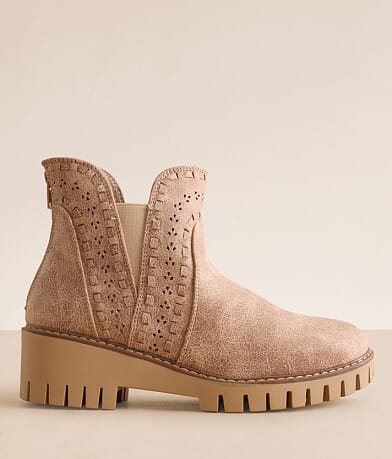 Very G Aryana Ankle Boot front view