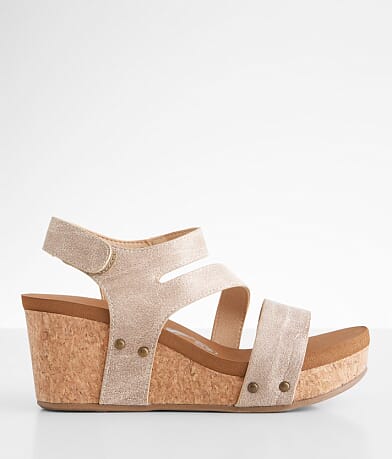 Very G Casper Wedge Sandal front view