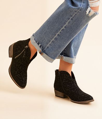Very G Charming Leopard Ankle Boot MISC_DETAIL_5
