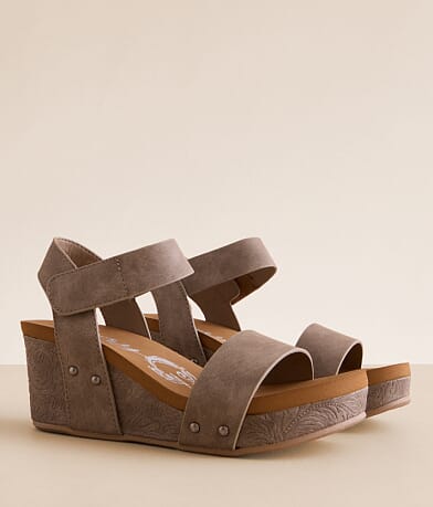 Very G Devon Embossed Wedge Sandal misc detail 1 view