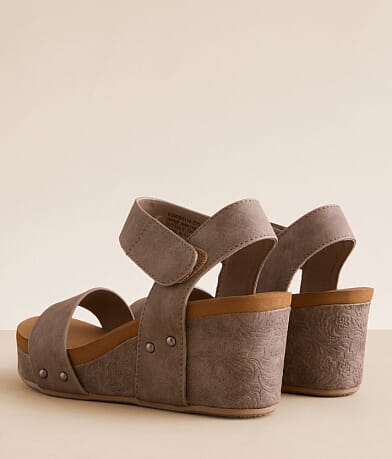 Very G Devon Embossed Wedge Sandal misc detail 2 view