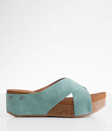 Very G Hero Platform Sandal front view