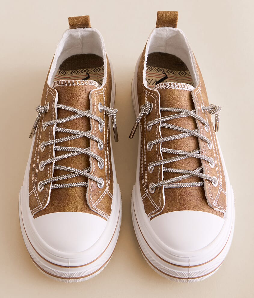 Aman Tooled Sneaker