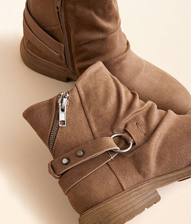 Very G Natasha Slouchy Ankle Boot misc detail 4 view