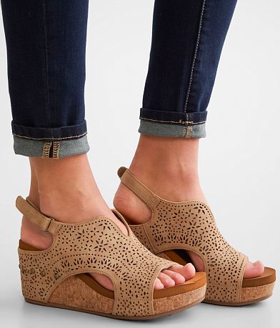 Very G Nova Laser Cut Wedge Sandal MISC_DETAIL_5