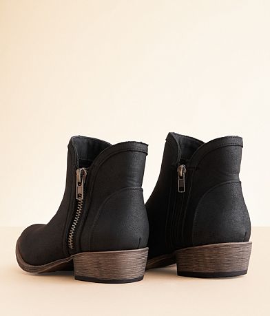 Very G Stevie Ankle Boot misc detail 2 view