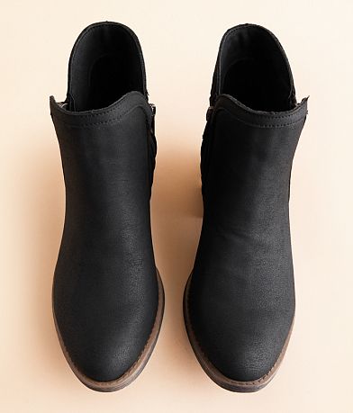 Very G Stevie Ankle Boot misc detail 3 view