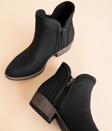 Very G Stevie Ankle Boot misc detail 4 view