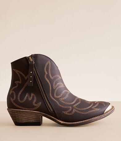 Very G Tazz Western Ankle Boot front view