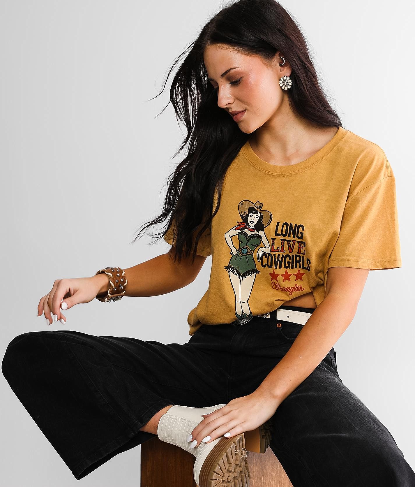 Wrangler® Long Live Cowgirls T-Shirt - Women's T-Shirts in Pale Gold  Heather | Buckle