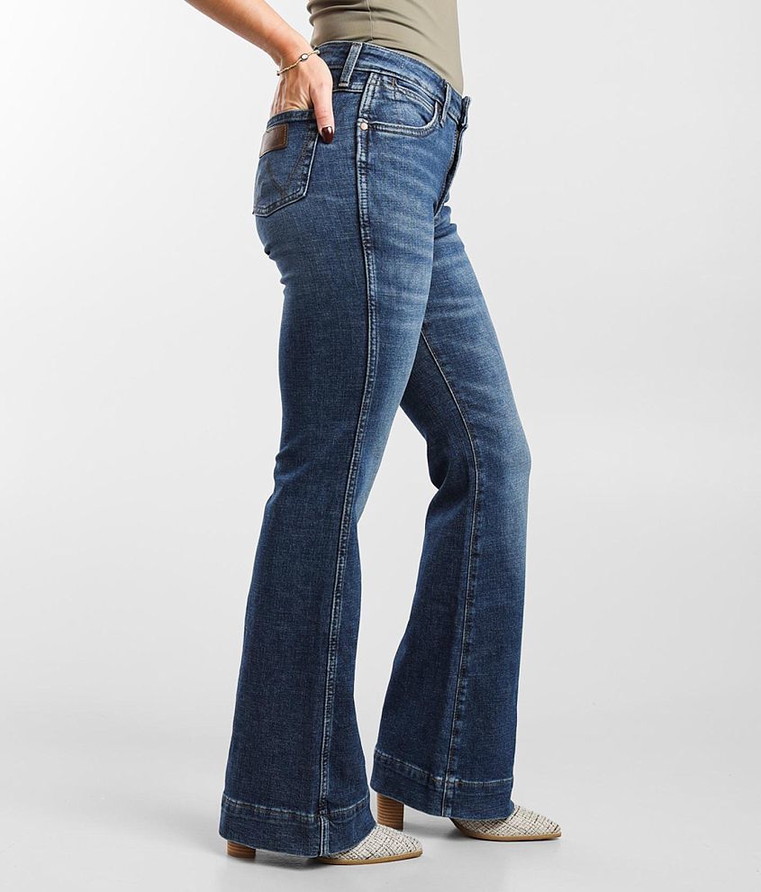 Wrangler&#174; Retro Trouser Flare Stretch Jean front view