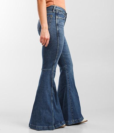 Wrangler&#174; Retro&#174; Flare Stretch Jean full right side view