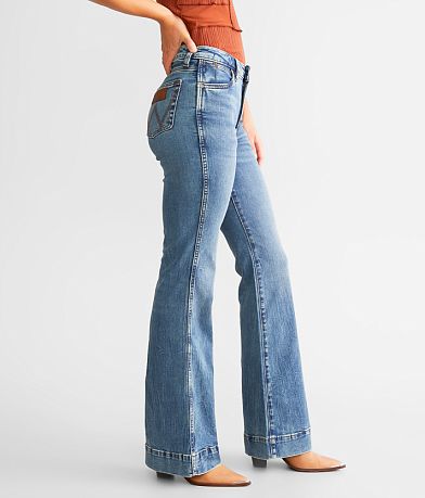 Wrangler® Retro Trouser Stretch Jean front view