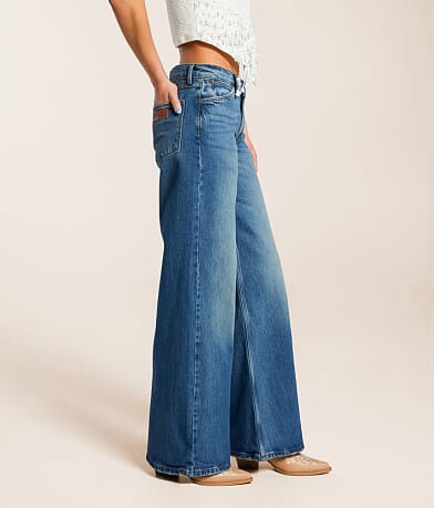 Wrangler&#174; Specialty Low Rise Baggy Stretch Jean full right side view