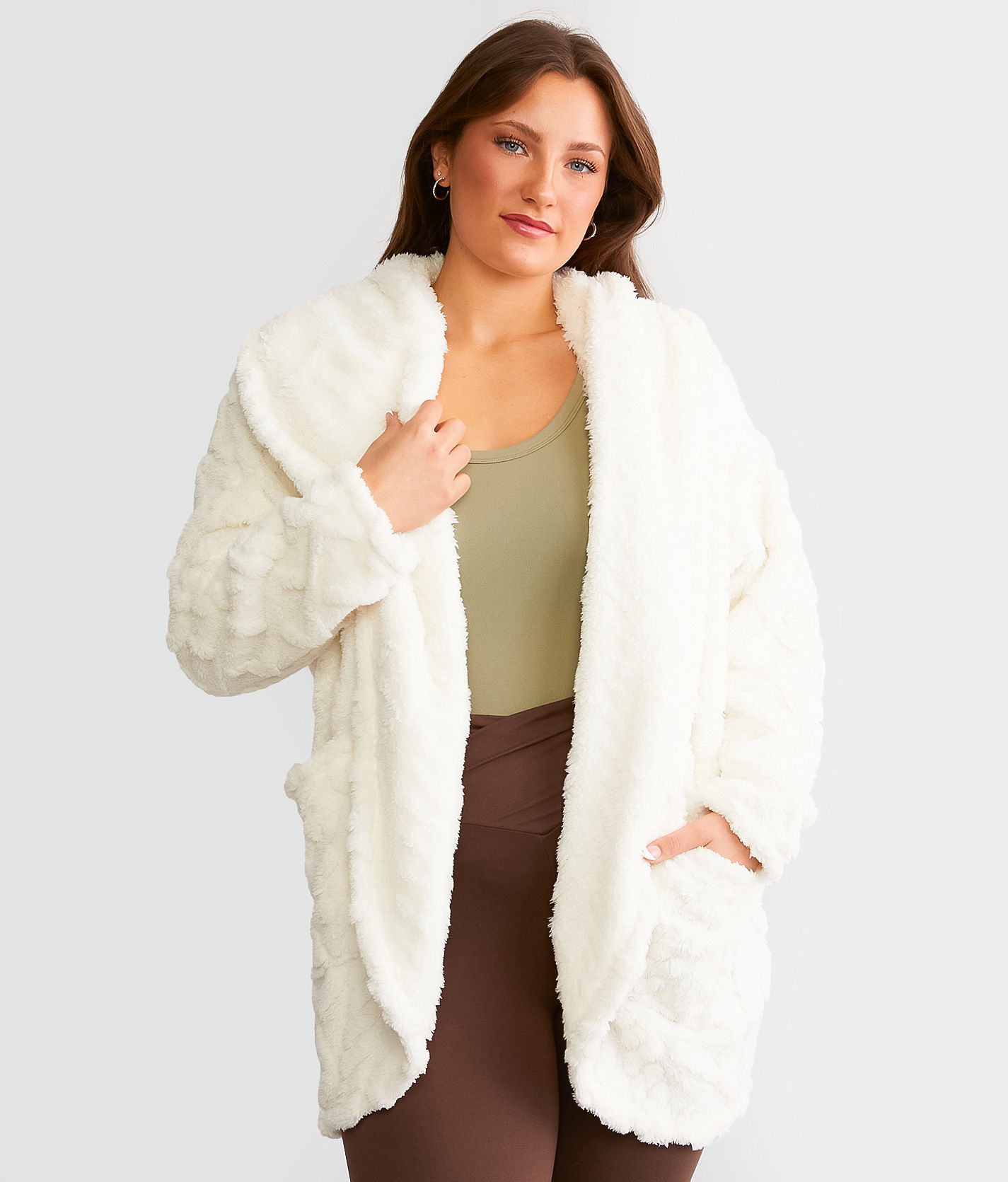 https://www.buckle.com/z-supply-lounge-cameron-cable-knit-hooded-cardigan/prd-95740LJ234113B/sku-7062390300