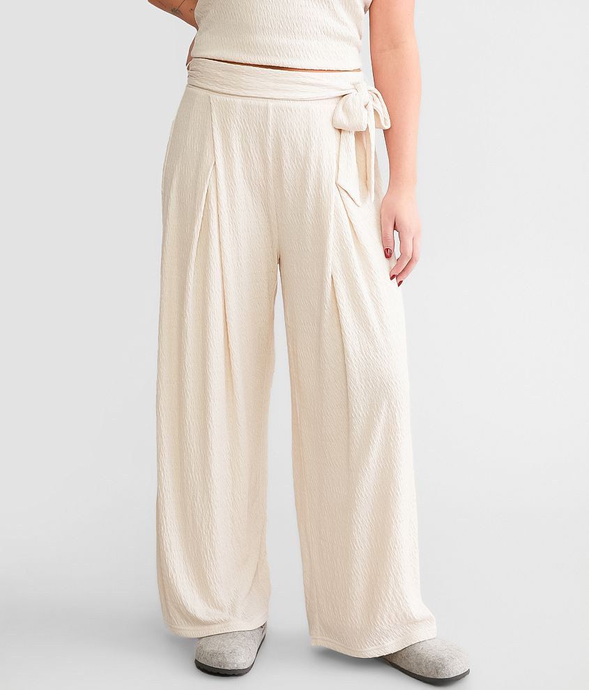 Z Supply Isla Pucker Pant front view