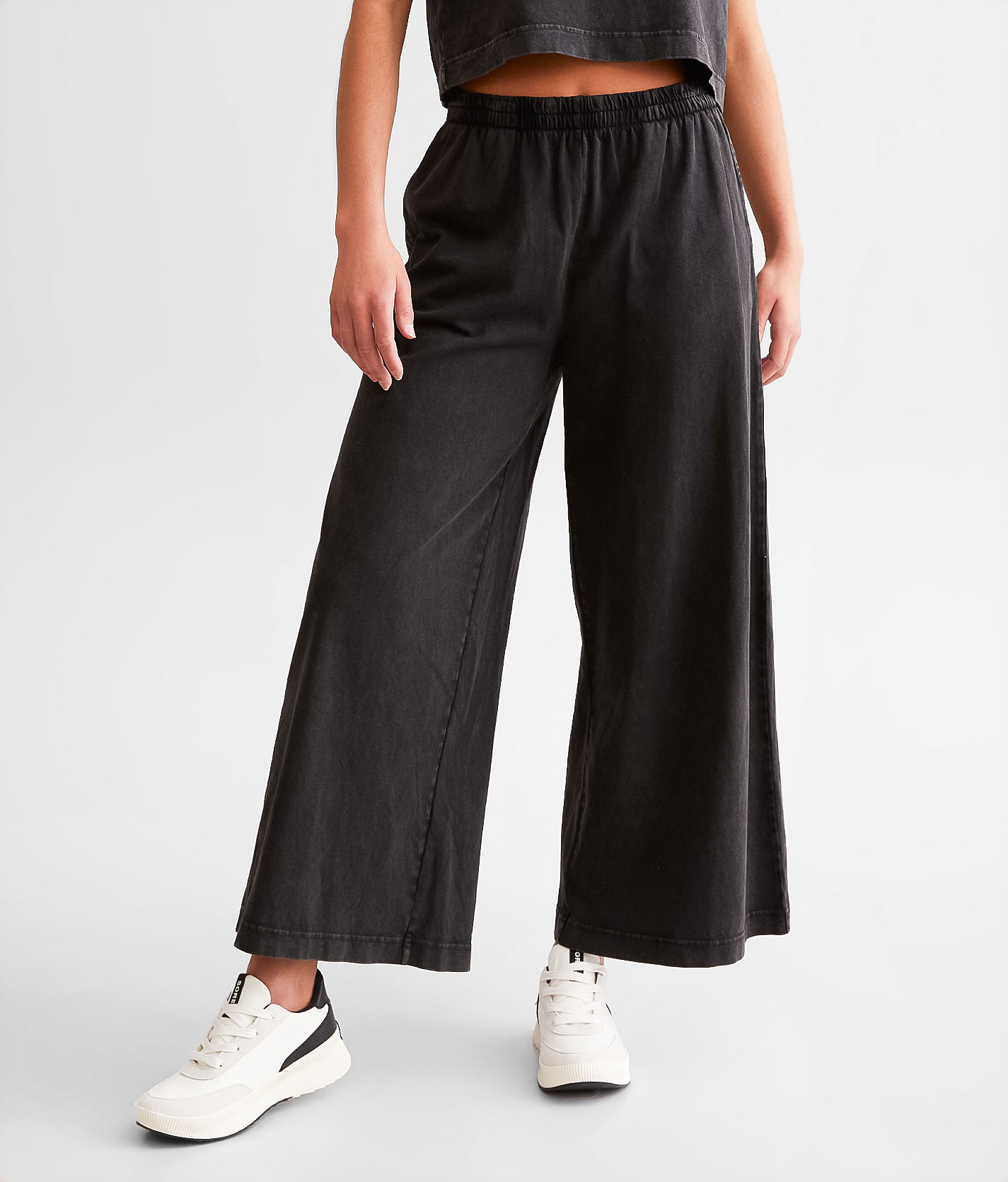 Z Supply Scout Jersey Wide Leg Cropped Pant - Women's Pants in Black |  Buckle