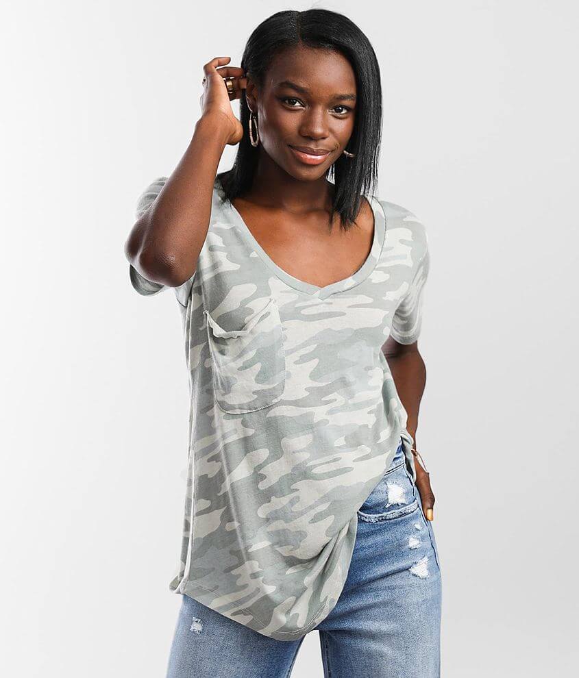 Camo t shirt outlet women's